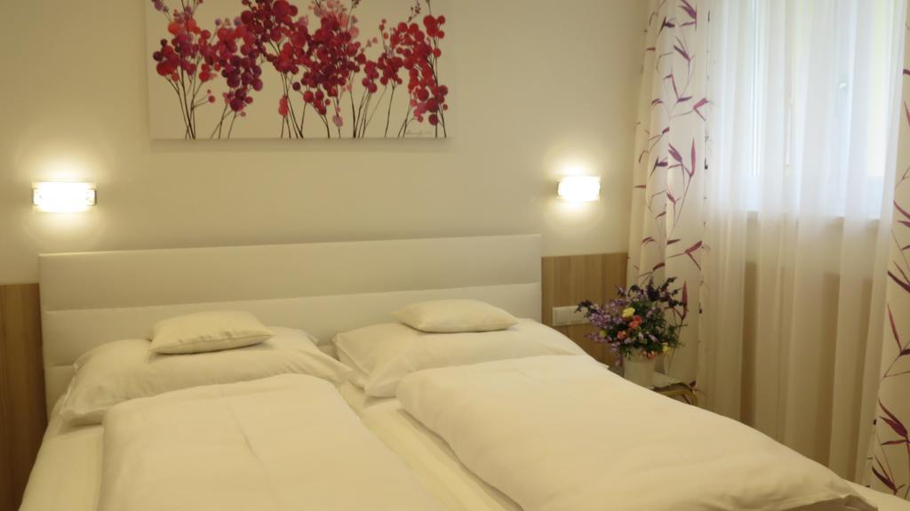 Apartement Maria Trost Graz Bagian luar foto