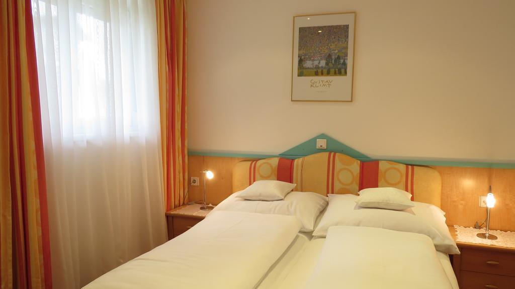 Apartement Maria Trost Graz Bagian luar foto